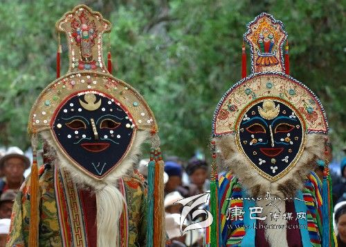 藏戲面具：多姿多彩！